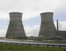 220px-Athlone_cooling_towers_demolition_2010-08-22.gif